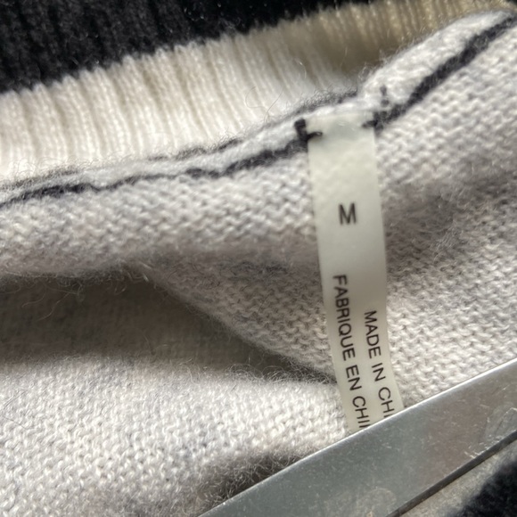 Margaret O'Leary V Neck Varsity Stripe Cashmere Sweater Grey Blue Size Medium - Picture 12 of 14